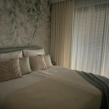 Seaside Wellness & Nature - Premium Beachfront Apartamento